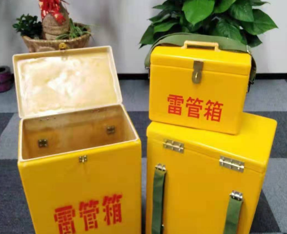 三角镇玻璃钢雷管箱有哪些特点