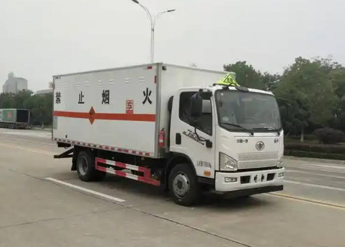 三角镇爆破器材运输车可以上高速吗？